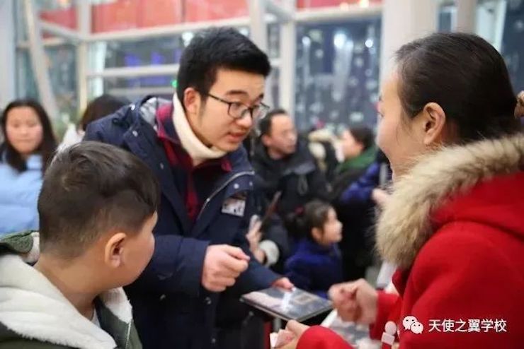 【报道】宿州市首届国际钢琴大师音乐会暨热博rb88艺术家宋思衡多媒体音乐会圆满成功。诤悠担